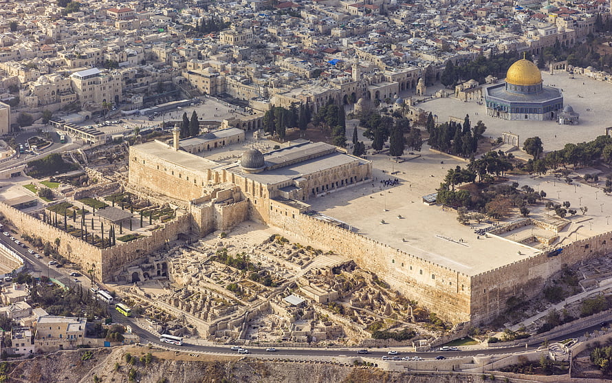 Aerial View of Temple Mount, Al-Aqsa Mosque, and Dome of the Rock in Jerusalem HD wallpaper