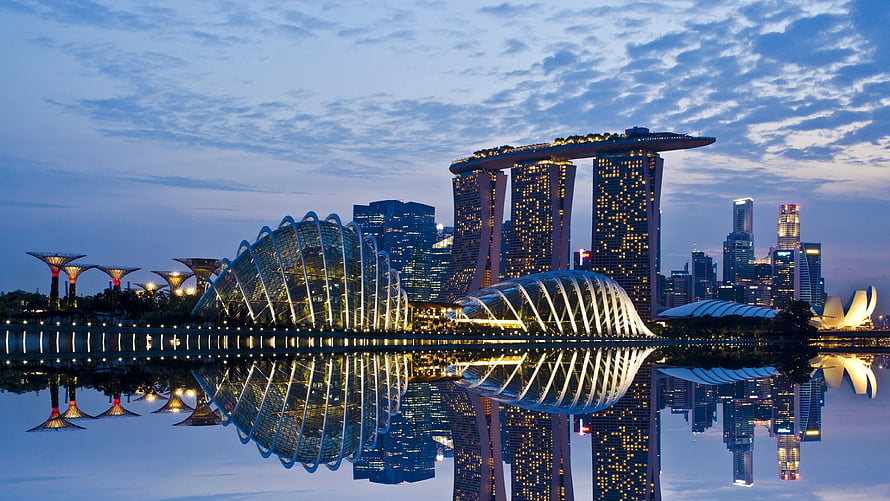 Marina Bay Sands and Gardens by the Bay Singapore Skyline at Dusk HD wallpaper