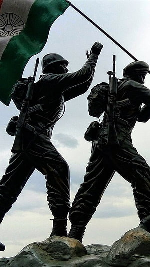 Indian Army Soldiers Statue Holding National Flag Against Cloudy Sky HD phone wallpaper
