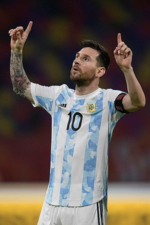 Lionel Messi Celebrating in Argentina National Team Kit During Copa America 2021 HD phone wallpaper