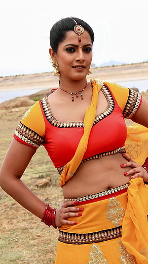 Varalakshmi in Traditional Red and Yellow Saree with Gold Jewelry HD phone wallpaper