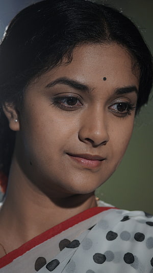 Keerthi Suresh Portrait in Traditional Polka Dot Saree with Red Border HD phone wallpaper