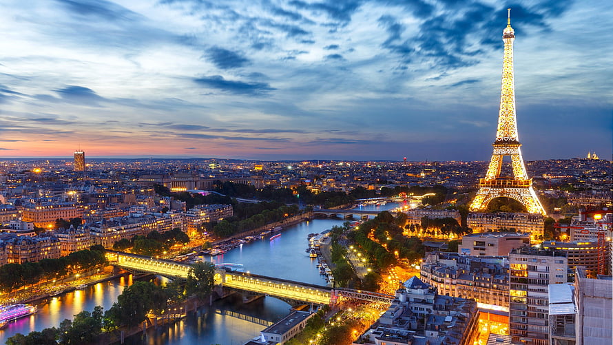 Eiffel Tower and Seine River at Dusk with City Lights in Paris HD wallpaper