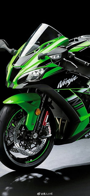 Kawasaki Ninja ZX-25R Green and Black Sport Motorcycle Close-Up HD phone wallpaper