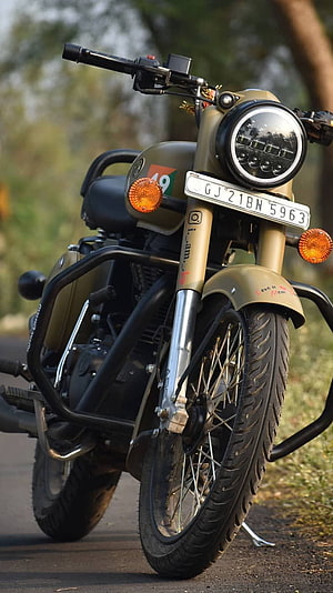 Royal Enfield Himalayan Off-Road Motorcycle in Olive Green with Front LED Headlight HD phone wallpaper