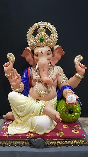 Ganesha Murti Statue with Gold Crown and Mouse Vahana on Decorative Base HD phone wallpaper