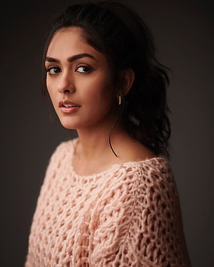Mrunal Thakur Studio Portrait in Soft Pink Knit Sweater HD phone wallpaper