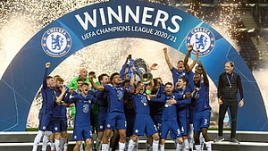 Chelsea FC Players Celebrating UEFA Champions League 2020-21 Victory With Trophy HD wallpaper