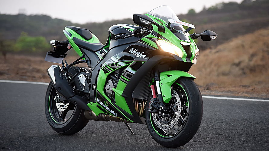 Kawasaki Ninja ZX-10R Green Sportbike on Open Road HD wallpaper