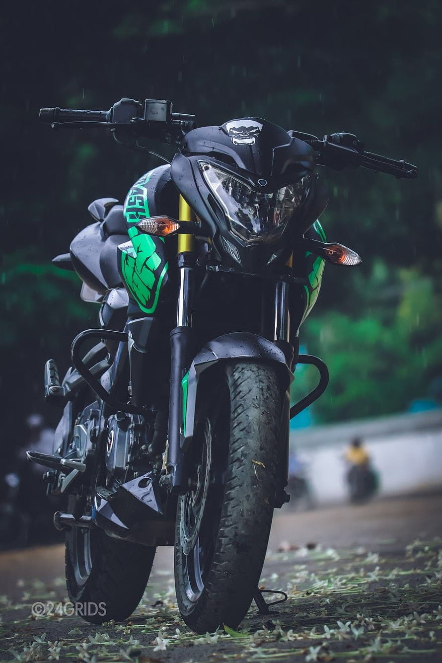 Black and Green Bajaj Pulsar NS200 Modified Motorcycle Front View in Rain HD phone wallpaper