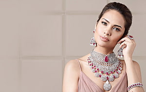 Esha Gupta Wearing Traditional Indian Diamond And Ruby Jewelry Set HD wallpaper