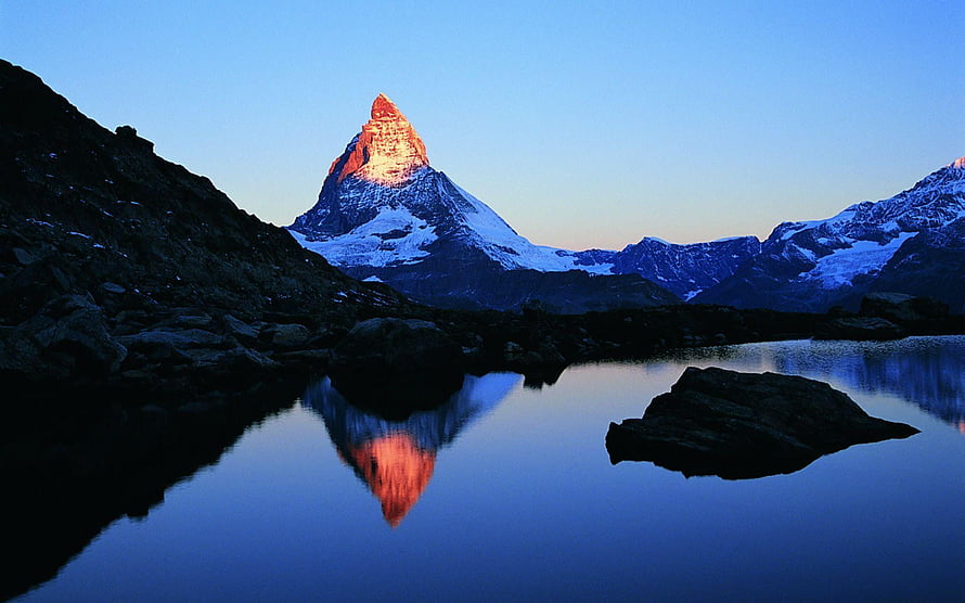 Matterhorn Peak at Sunrise with Lake Reflection in the Swiss Alps HD wallpaper