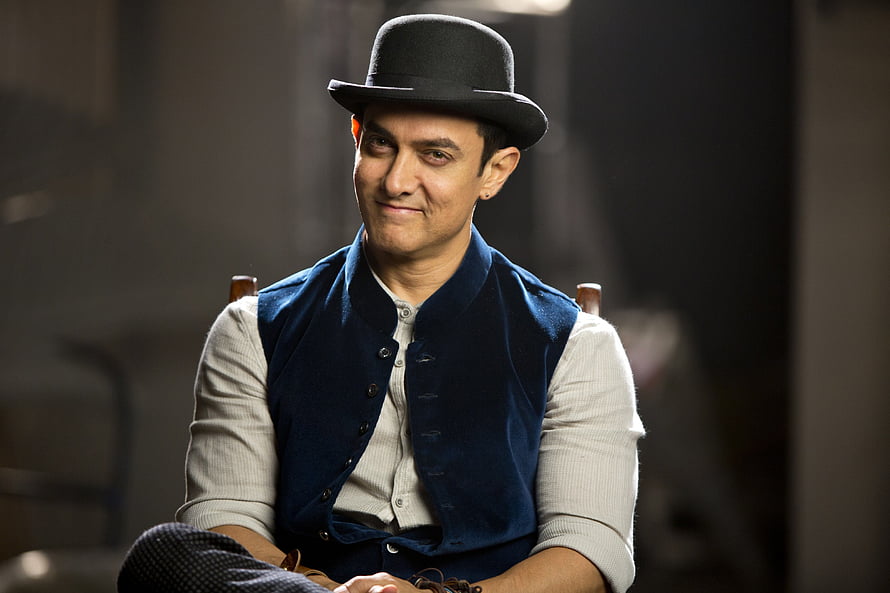 Aamir Khan in Dhoom 3 Wearing a Bowler Hat and Navy Blue Vest HD wallpaper
