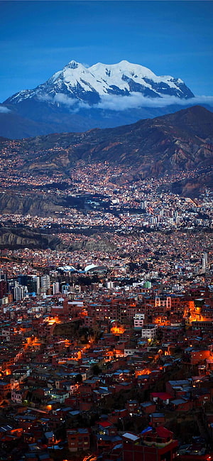 La Paz Bolivia Cityscape at Dusk with Illimani Snow-Capped Mountain HD phone wallpaper