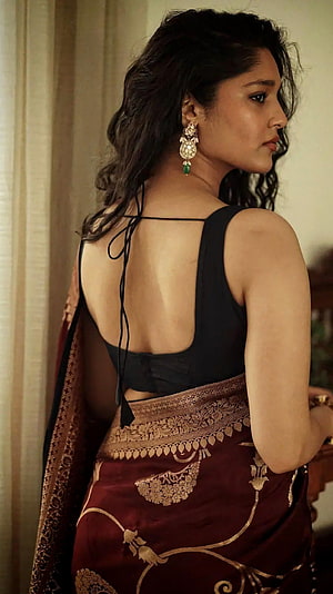 Rithika Singh in a Maroon Silk Saree with Gold Zari Border and Black Blouse HD phone wallpaper