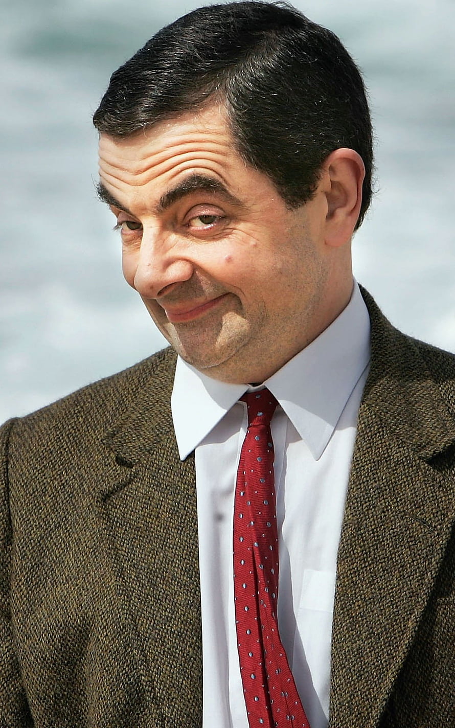Rowan Atkinson as Mr Bean in a Tweed Jacket and Red Polka Dot Tie HD phone wallpaper