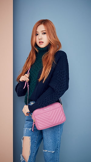 Rose from Blackpink in a chunky knit sweater and pink Saint Scott crossbody bag HD phone wallpaper