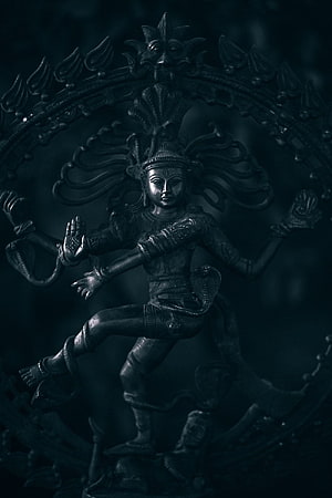 Dancing Shiva Nataraja Bronze Sculpture in Dramatic Low-Key Lighting HD phone wallpaper