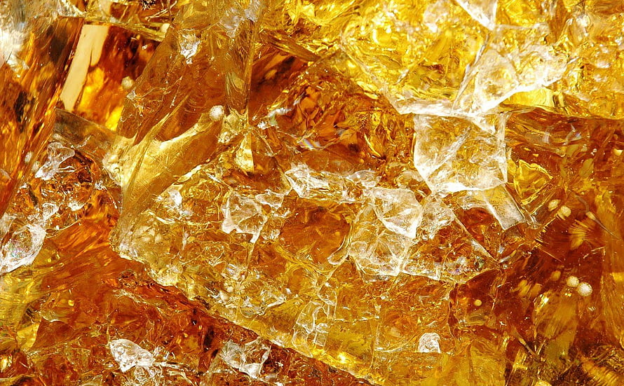 Citrine Crystal Texture with Golden Amber Facets and Translucent Fractures HD wallpaper