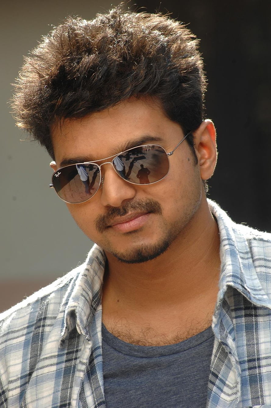 Vijay in Thuppakki Wearing Aviator Sunglasses and Plaid Shirt HD phone wallpaper