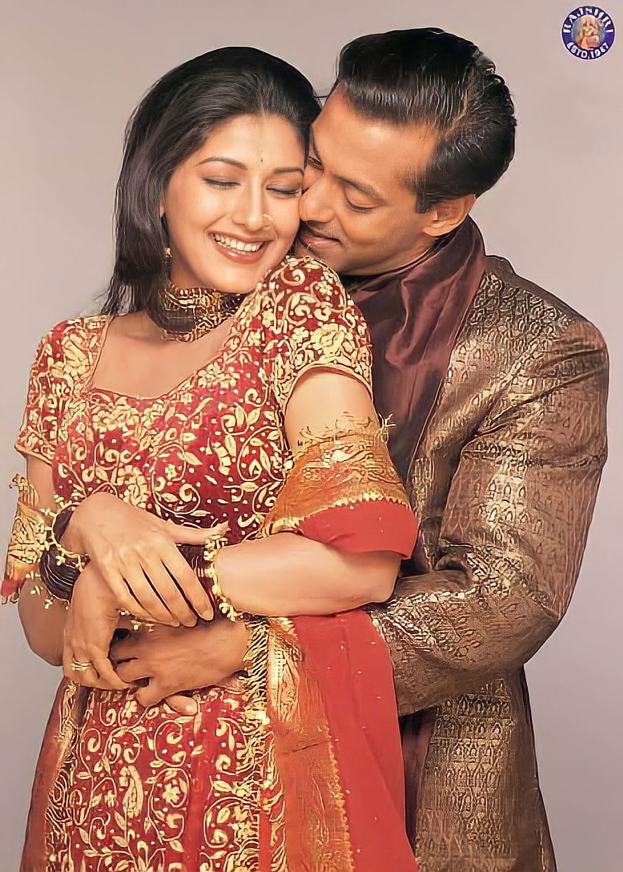 Salman Khan and Sonali Bendre in Traditional Indian Wedding Attire HD phone wallpaper
