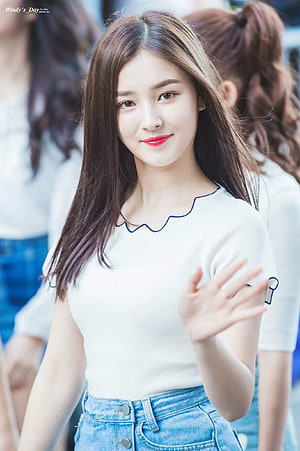 Momoland Nancy Waving in White Top and Denim Jeans HD phone wallpaper
