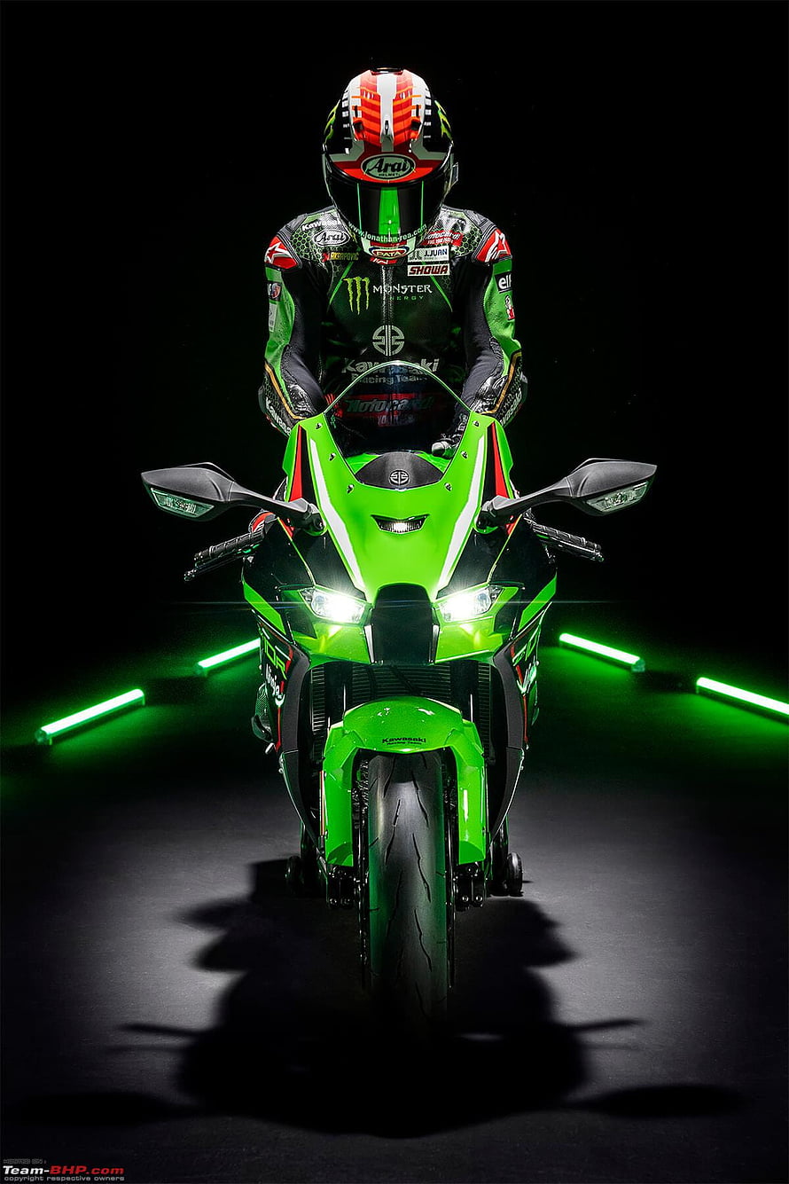 Kawasaki Ninja ZX-10R Superbike with Rider in Green Racing Suit and Arai Helmet HD phone wallpaper