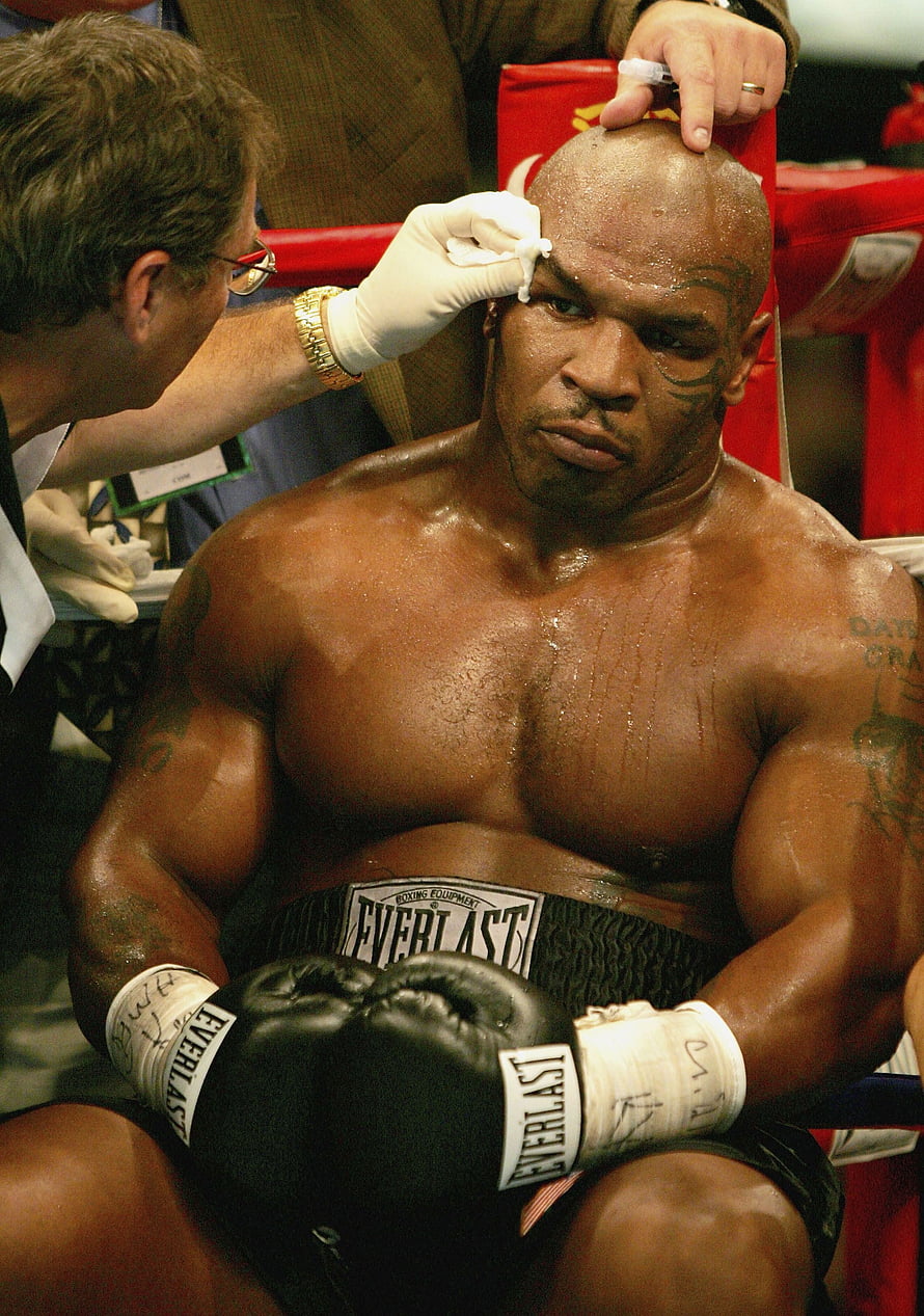 Mike Tyson in the Corner During a Boxing Match Wearing Everlast Gloves HD phone wallpaper