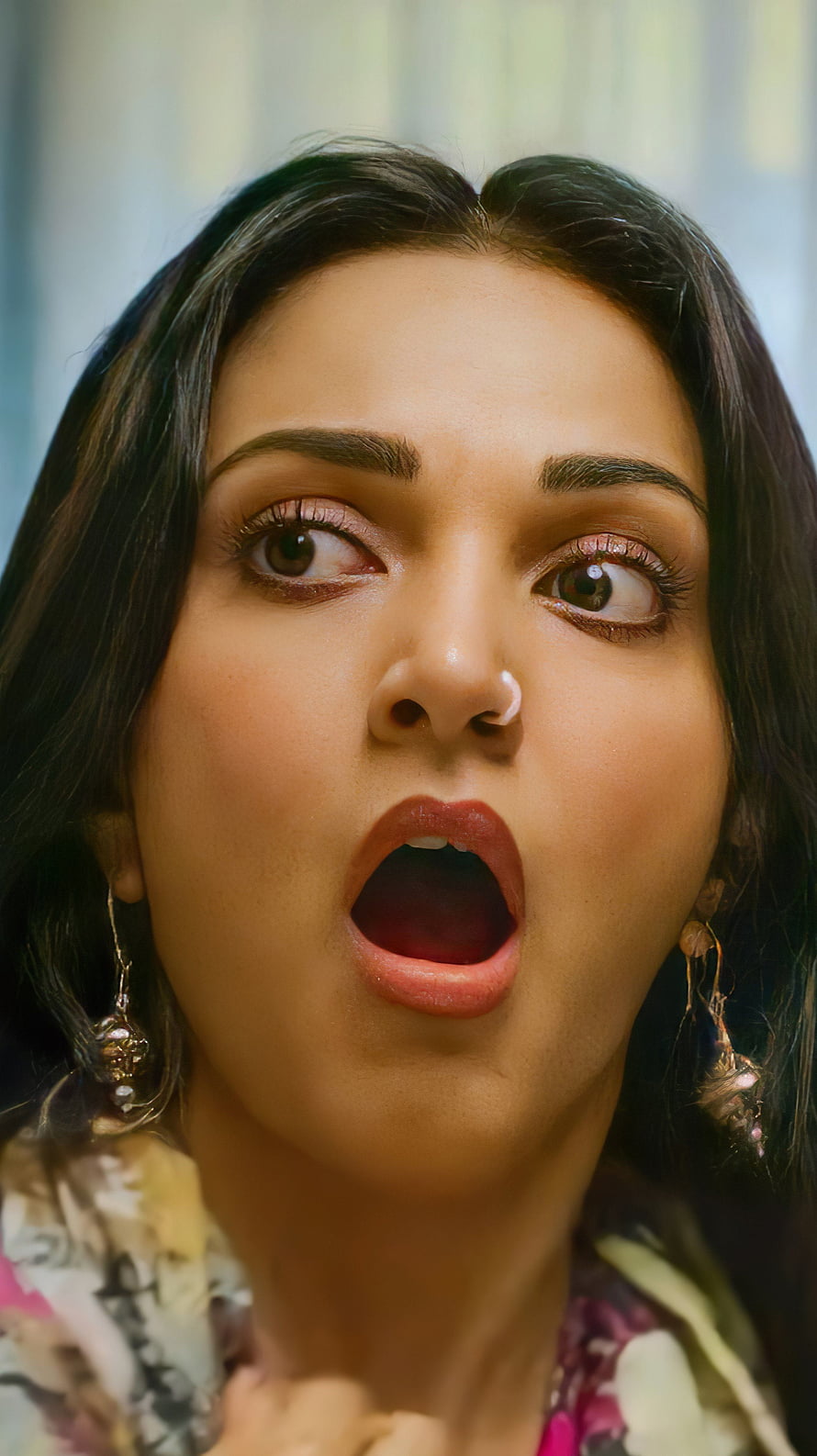 Kiara Advani Bollywood Actress Surprised Expression Portrait HD phone wallpaper