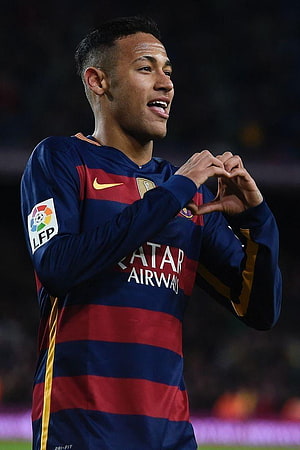 Neymar Making Heart Gesture in FC Barcelona Home Kit HD phone wallpaper