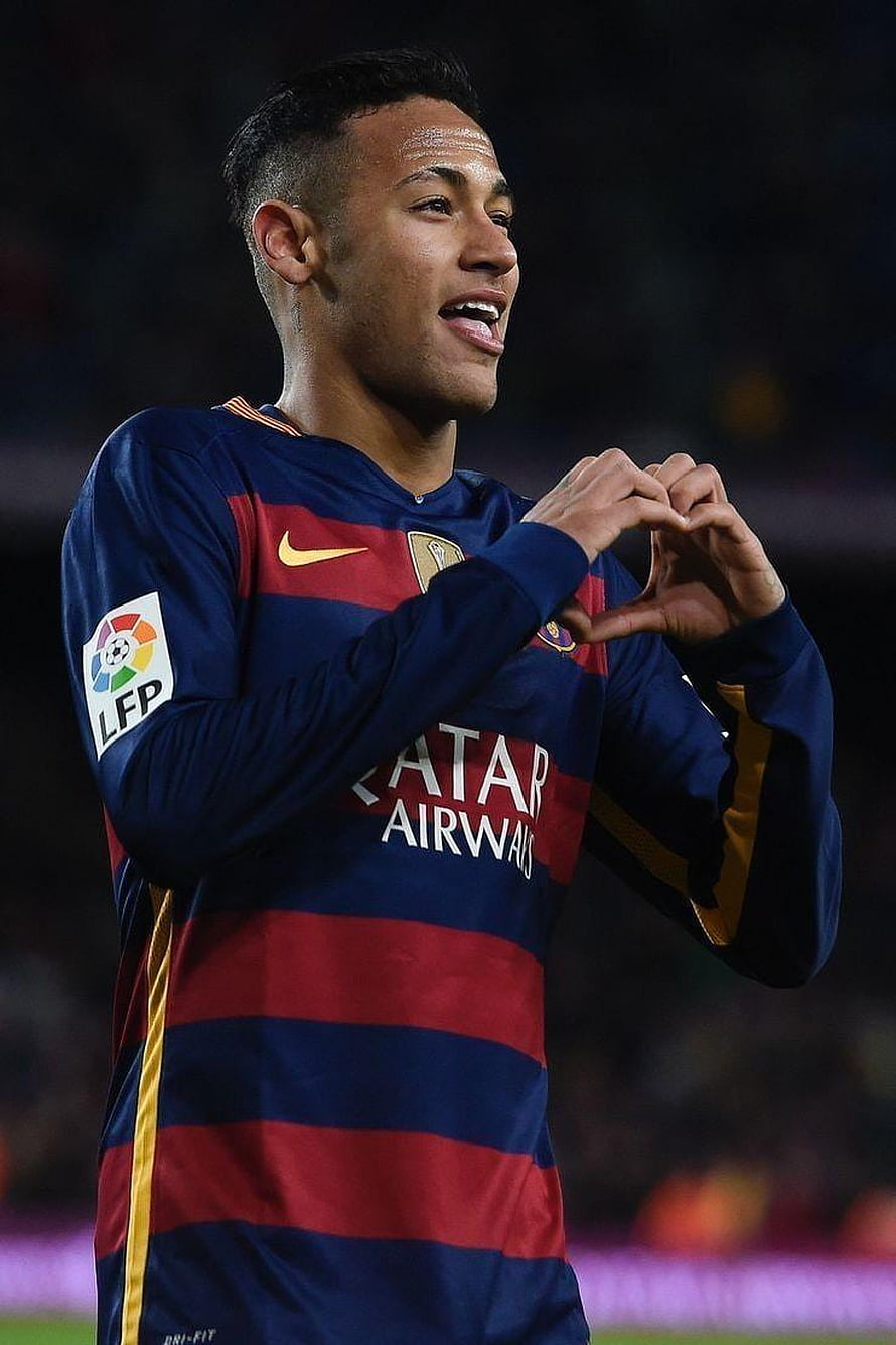 Neymar Making Heart Gesture in FC Barcelona Home Kit HD phone wallpaper