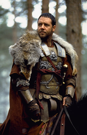Russell Crowe as Maximus in Gladiator Roman Armor and Fur Cloak, Gladiator , Movie, HQ Gladiator . 2019, Russell Crowe Gladiator HD phone wallpaper