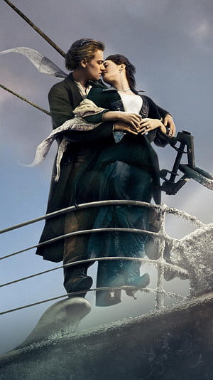 Titanic Jack and Rose Kissing on the Bow of the Ship in the Cold Ocean HD phone wallpaper