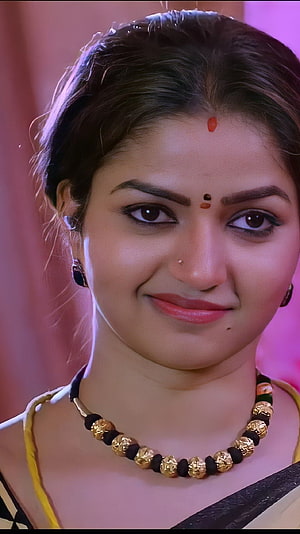 Nithya Ram Tamil Serial Actress Portrait in Traditional Saree with Gold Bead Necklace HD phone wallpaper