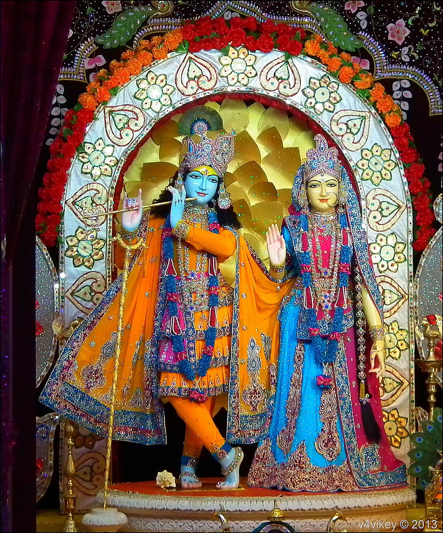 Radha Krishna Murti at Prem Mandir Vrindavan in Ornate Temple Setting HD phone wallpaper