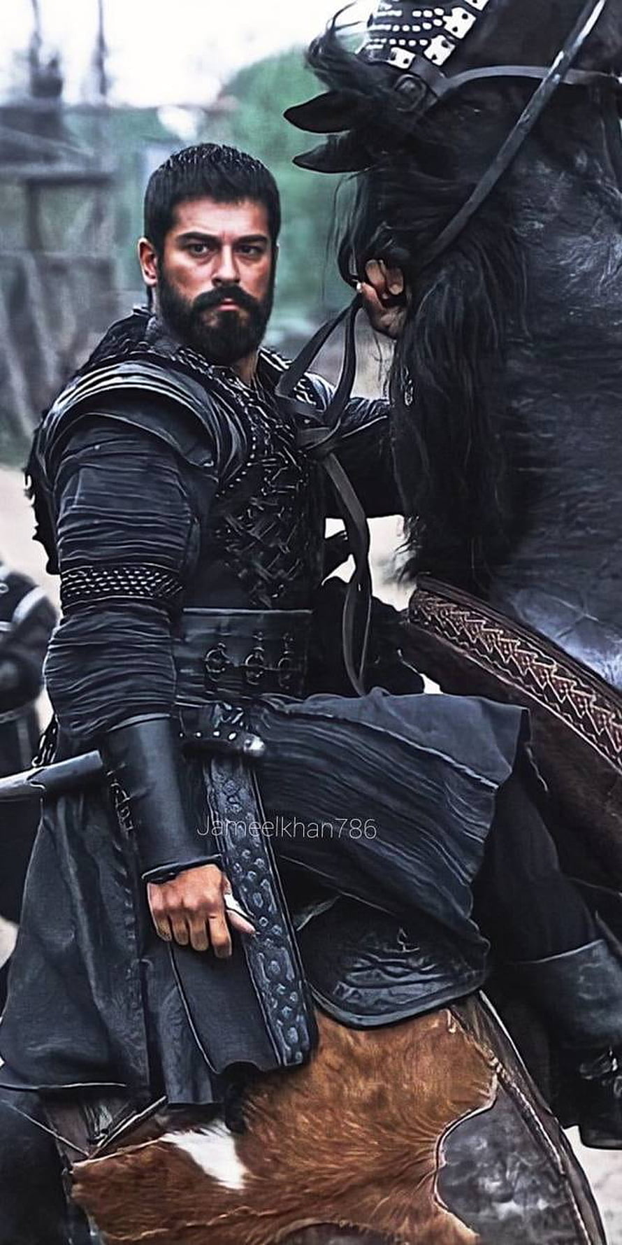 Kuruluş Osman warrior in black armor on horseback with sword HD phone wallpaper