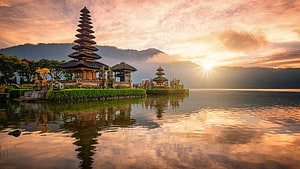 Pura Ulun Danu Bratan Temple at Sunset on Lake Bratan in Bali, Indonesia HD wallpaper
