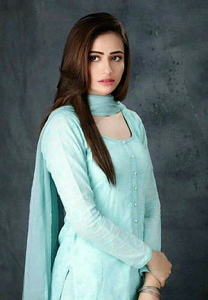 Sana Javed in a light blue Pakistani kurta with matching dupatta and scarf HD phone wallpaper