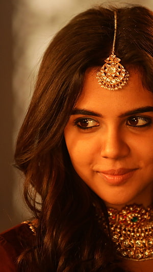 Kalyani Priyadarshini in Traditional Indian Bridal Jewelry and Kundan Necklace HD phone wallpaper