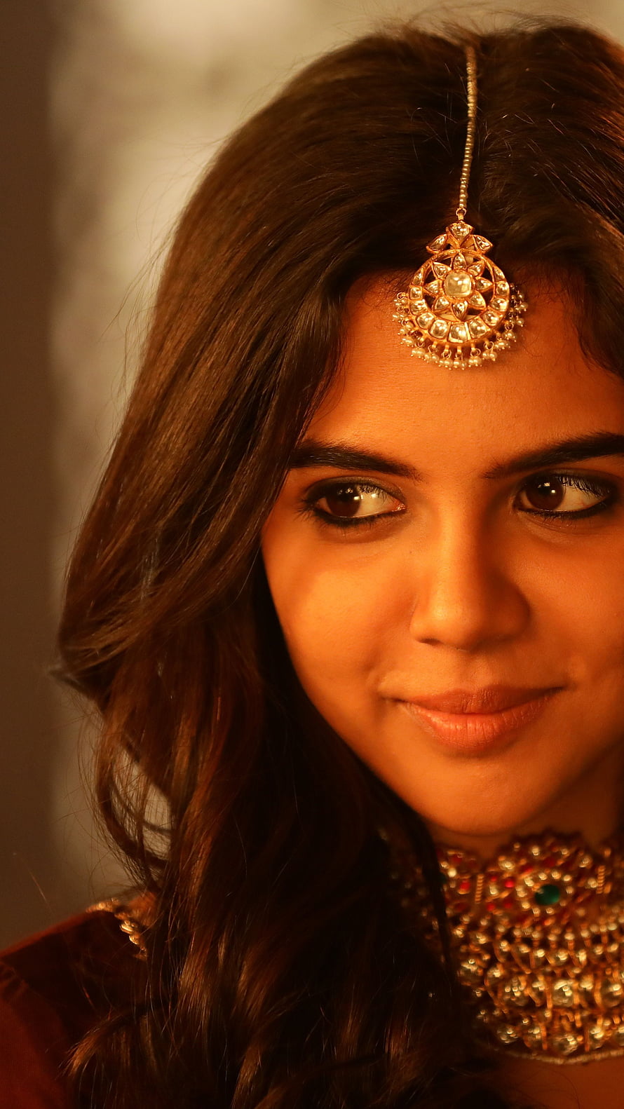 Kalyani Priyadarshini in Traditional Indian Bridal Jewelry and Kundan Necklace HD phone wallpaper