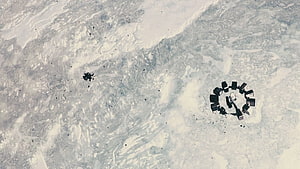 Interstellar Endurance Space Station Orbiting a Frozen Planet HD wallpaper