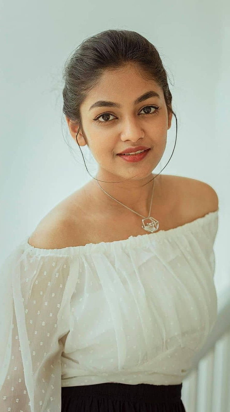Ivana Tamil Actress Portrait in White Off-Shoulder Top HD phone wallpaper