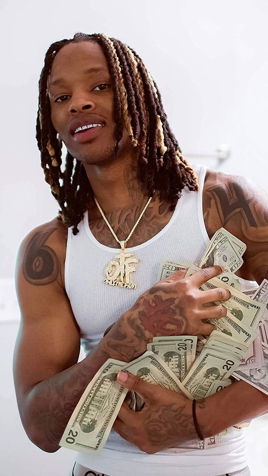 King Von Holding Cash in White Tank Top with Gold Chain and Tattoos HD phone wallpaper