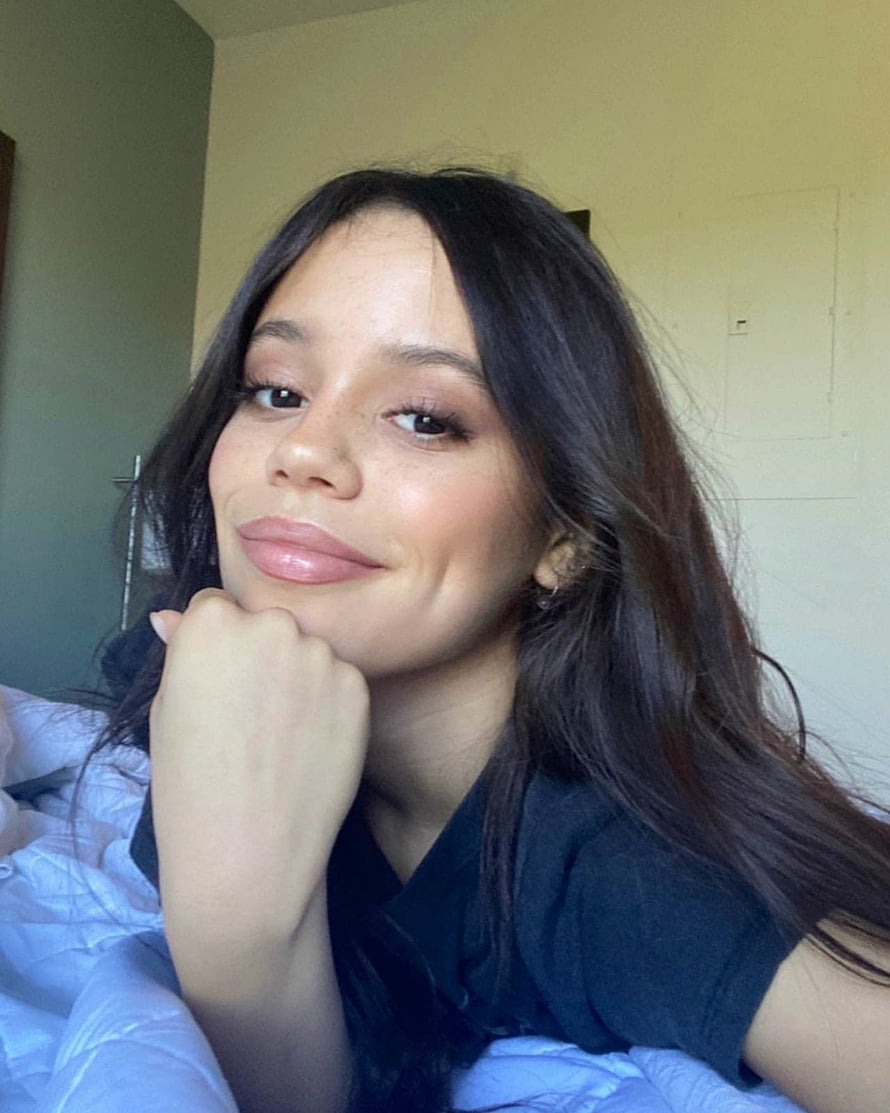 Jenna Ortega Casual Bedroom Portrait With Long Dark Hair And Soft Natural Makeup HD phone wallpaper