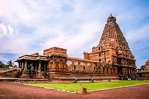 Brihadeshwara Temple Thanjavur: Historic Hindu Temple Architecture in Tamil Nadu HD wallpaper