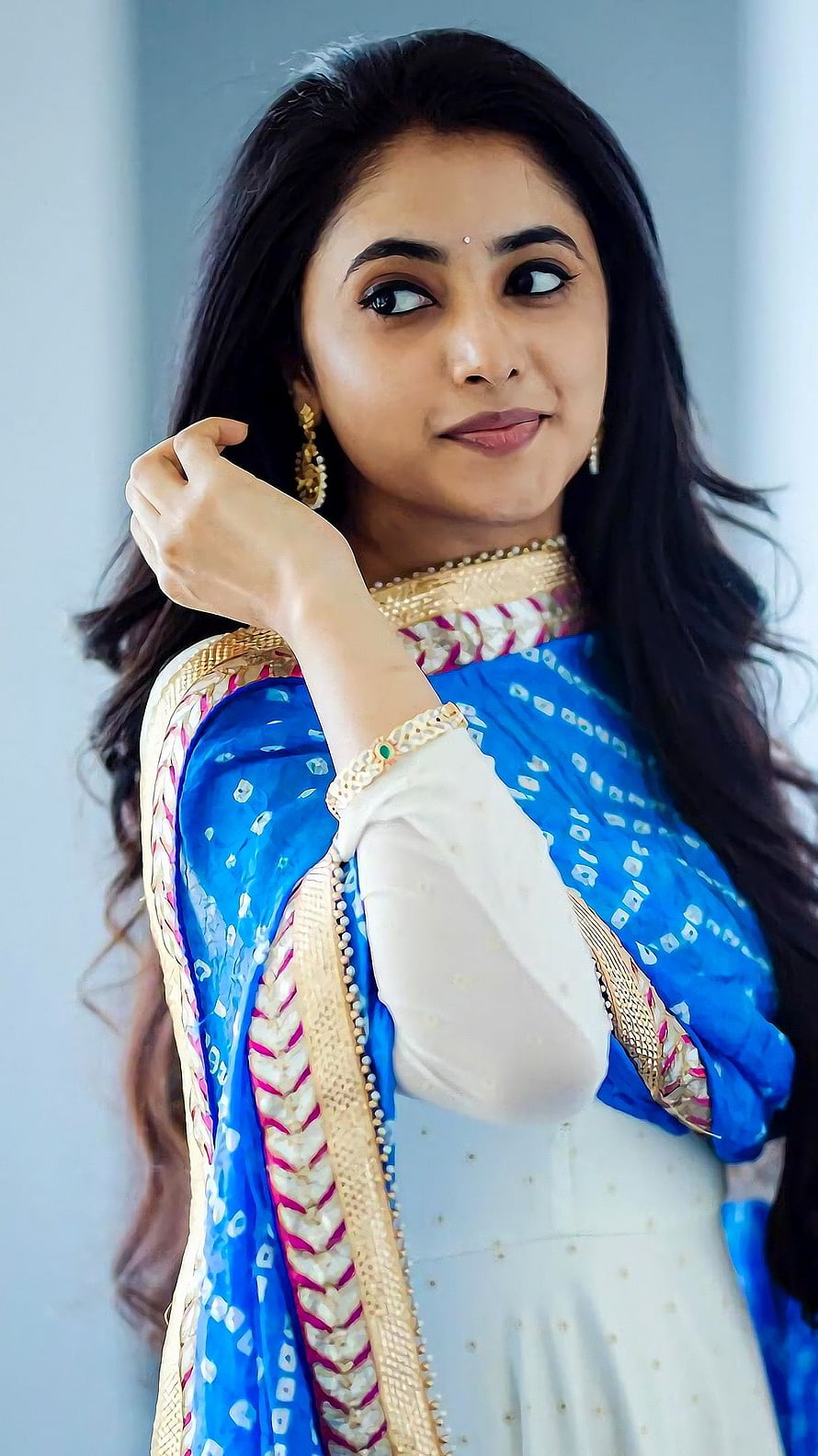 Priyanka Mohan in Traditional Blue and Gold Ethnic Wear HD phone wallpaper