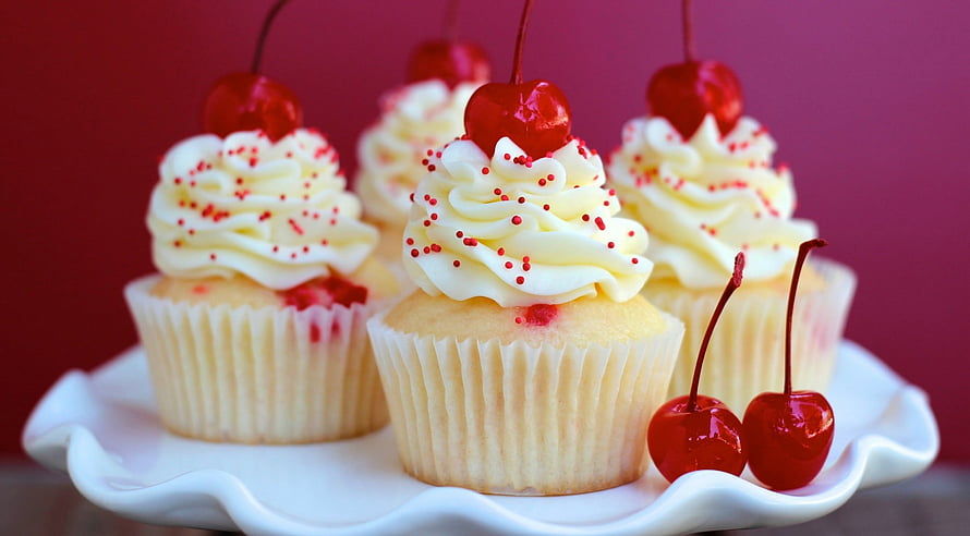 Cherry Topped Vanilla Cupcakes With White Buttercream Frosting And Sprinkles HD wallpaper
