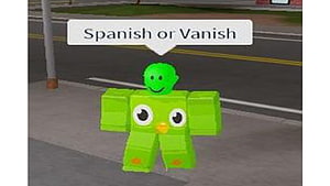 Green Roblox Noob Character Meme with Spanish or Vanish Speech Bubble HD wallpaper