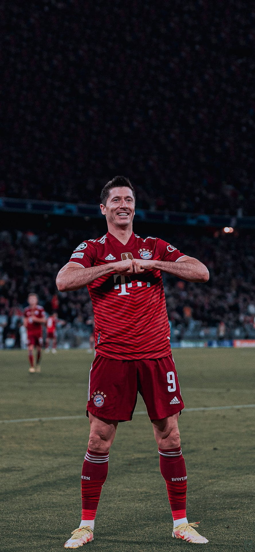 Robert Lewandowski in Bayern Munich Home Kit Performing Heart Gesture on the Pitch HD phone wallpaper