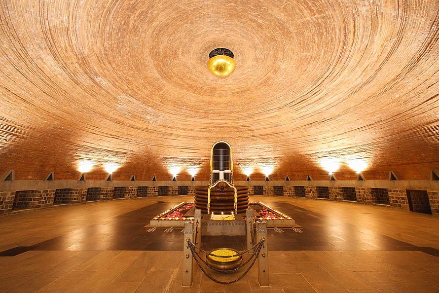 Dhyanalinga Meditation Chamber at Isha Yoga Center India HD wallpaper